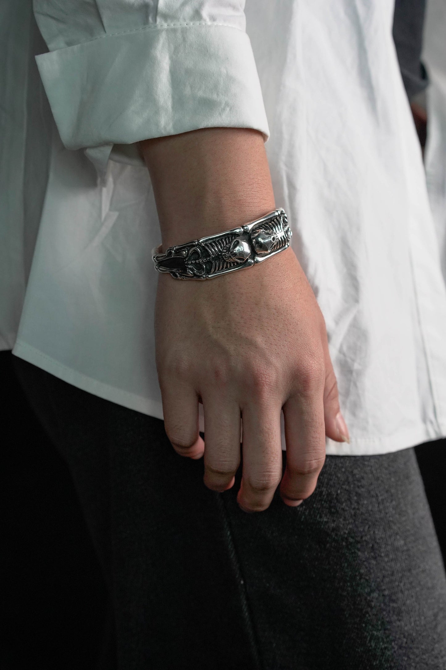 Retro Silver Double Skull Open Bracelet