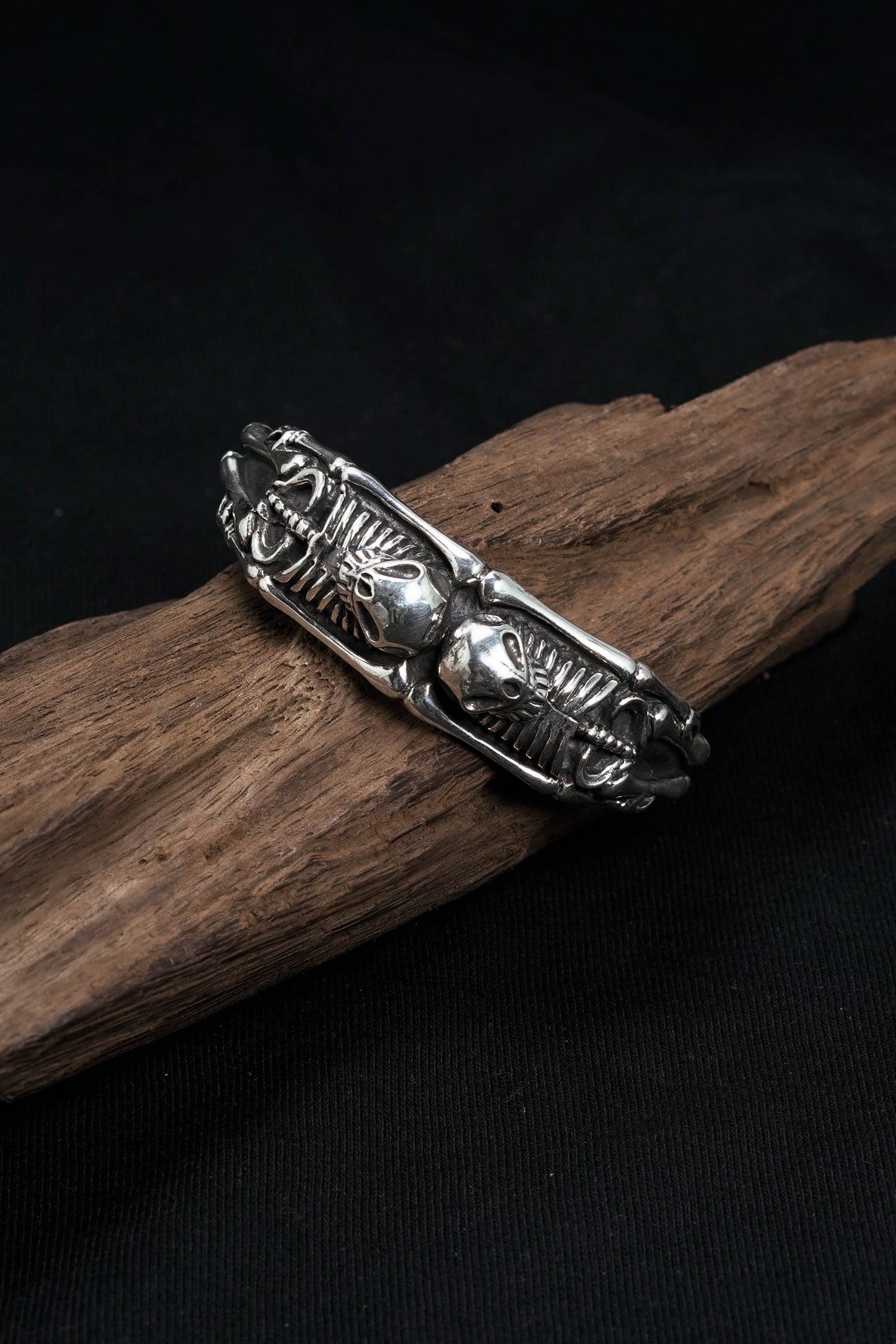 Retro Silver Double Skull Open Bracelet
