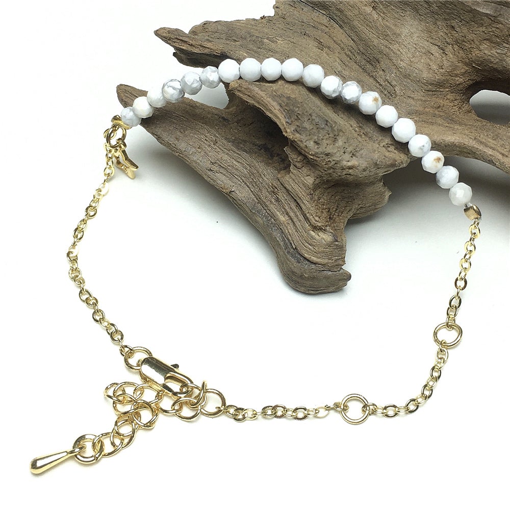 Howlite Gemstone Adjustable Bracelet Tiny Beads Gemstone Gold Plated Chain Linked Bracelet for Women