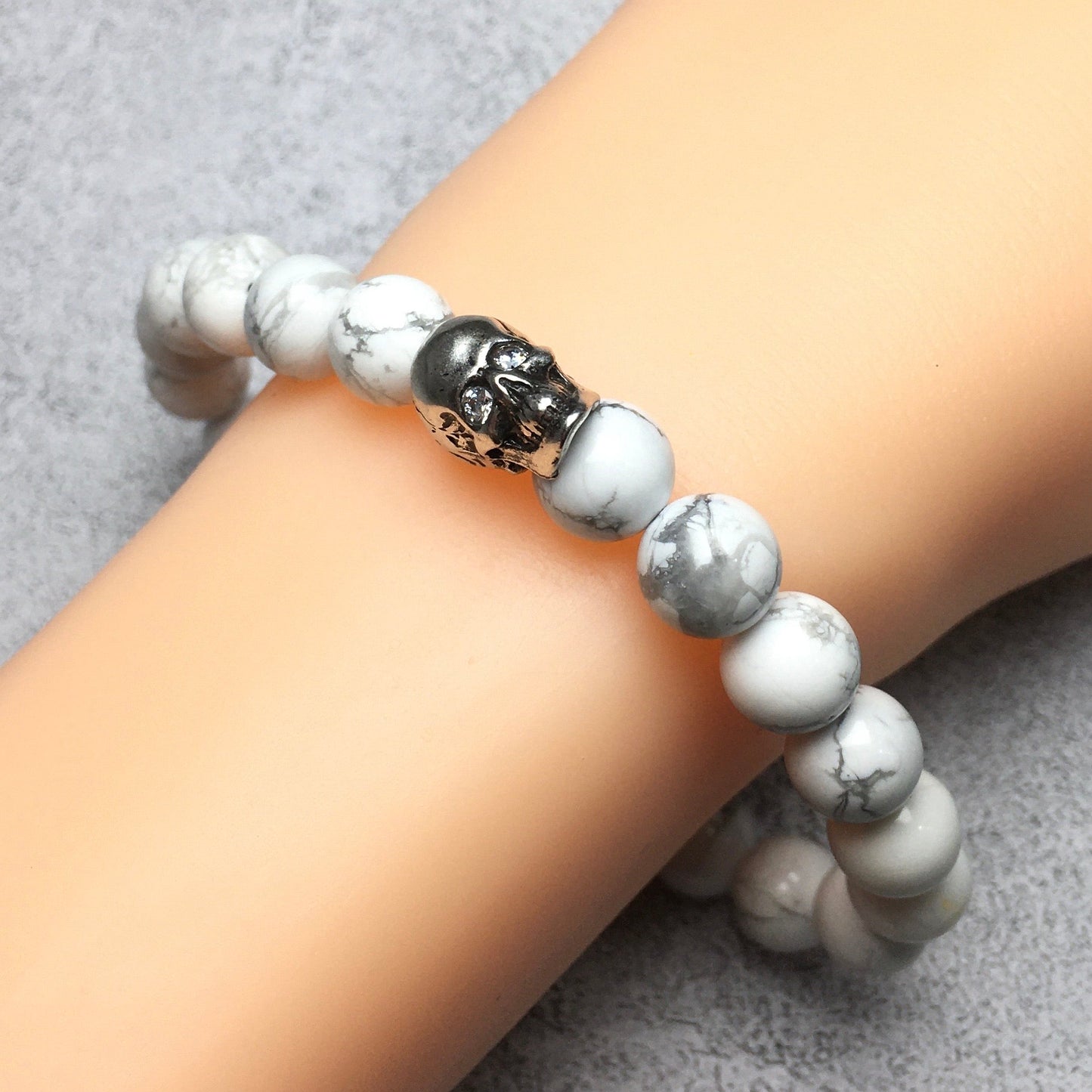 Howlite Gemstone Bold Skull Bracelet Women Men Beaded Stretch Bracelet Jewelry