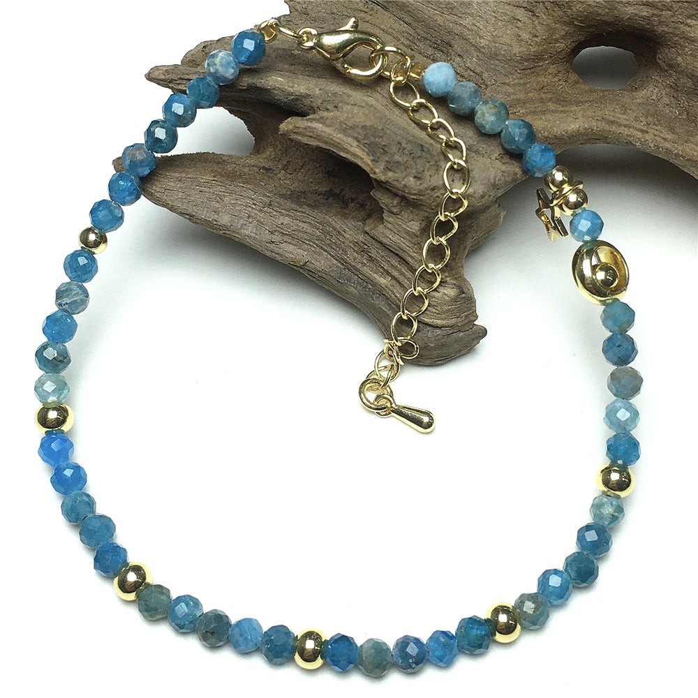 Blue Apatite Gemstone Adjustable Tiny Beads Gemstone Bracelet with Love Heart Charm