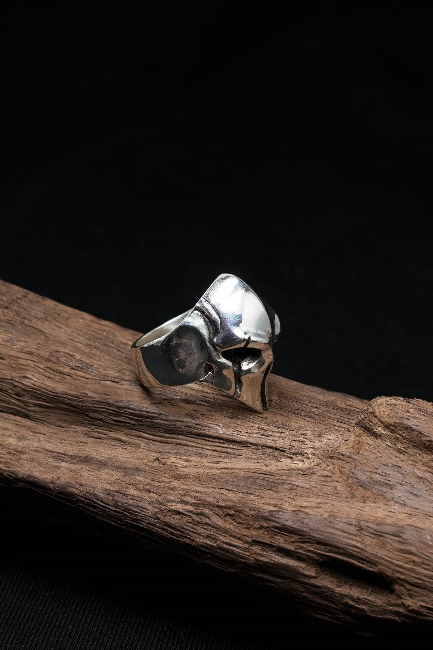 Retro Spartan Hero Helmet Mask Ring