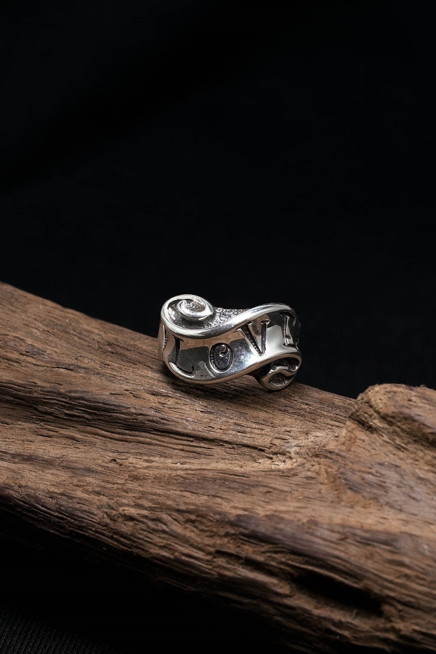 925 Sterling Silver Fashion Jewelry Retro Hand-Carved Letters Love Ring