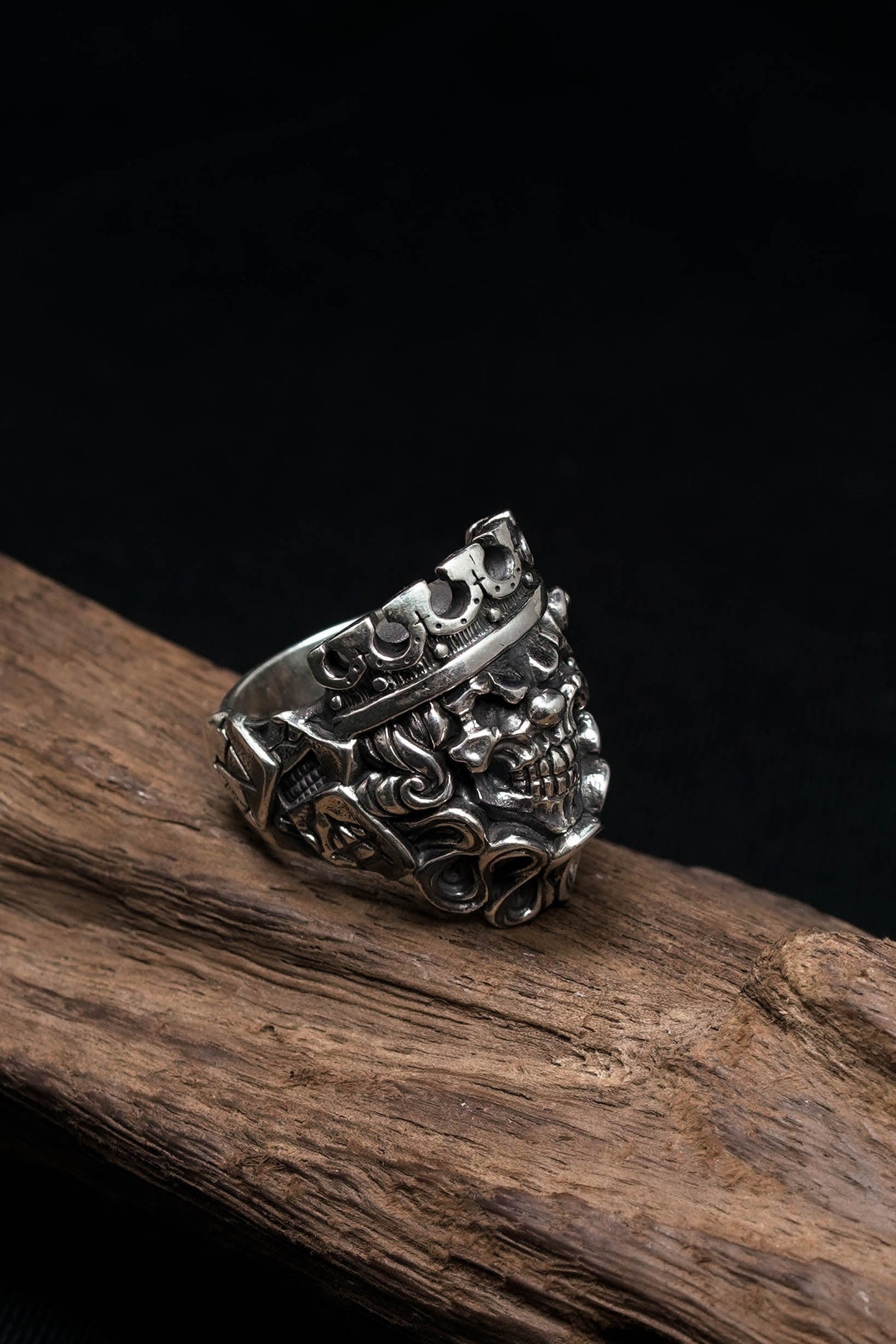 Retro Silver Personality King Skull Ring