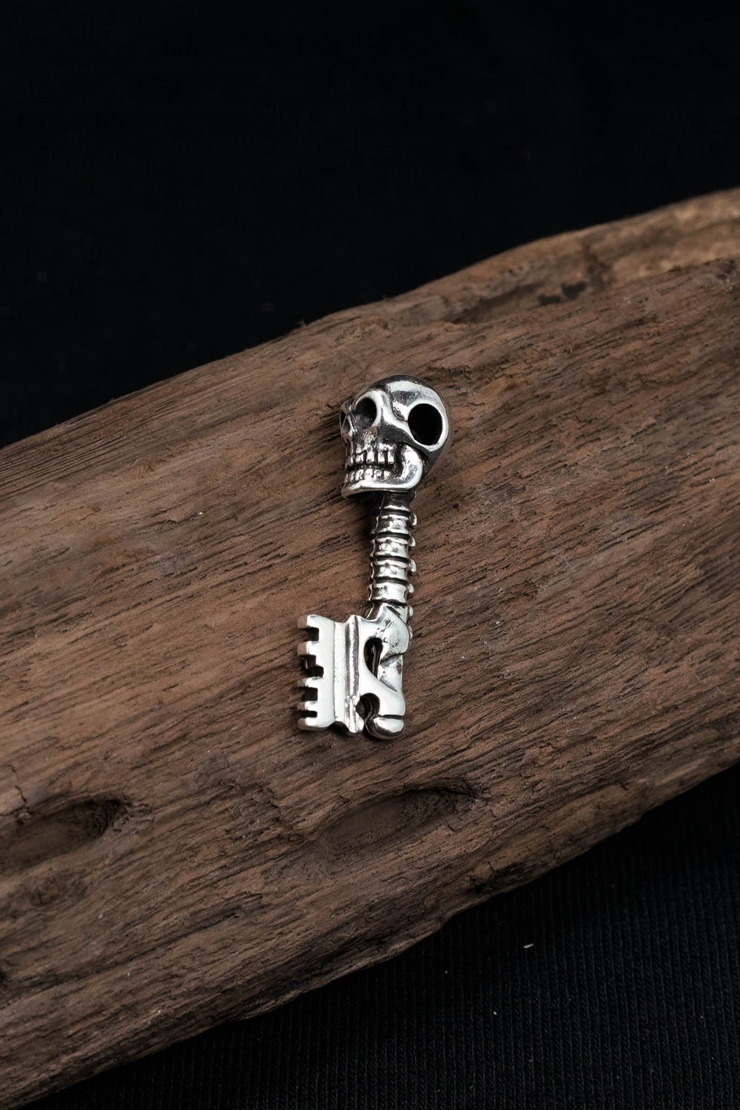 Retro Skull 925 Sterling Silver Key Pendant