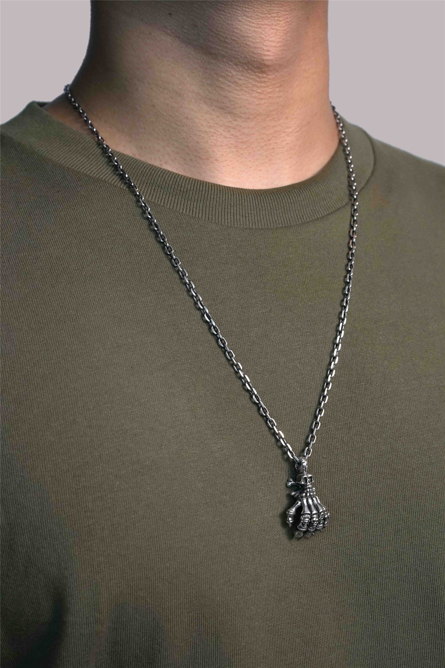 Retro 925 Sterling Silver Skull Hands Pendant
