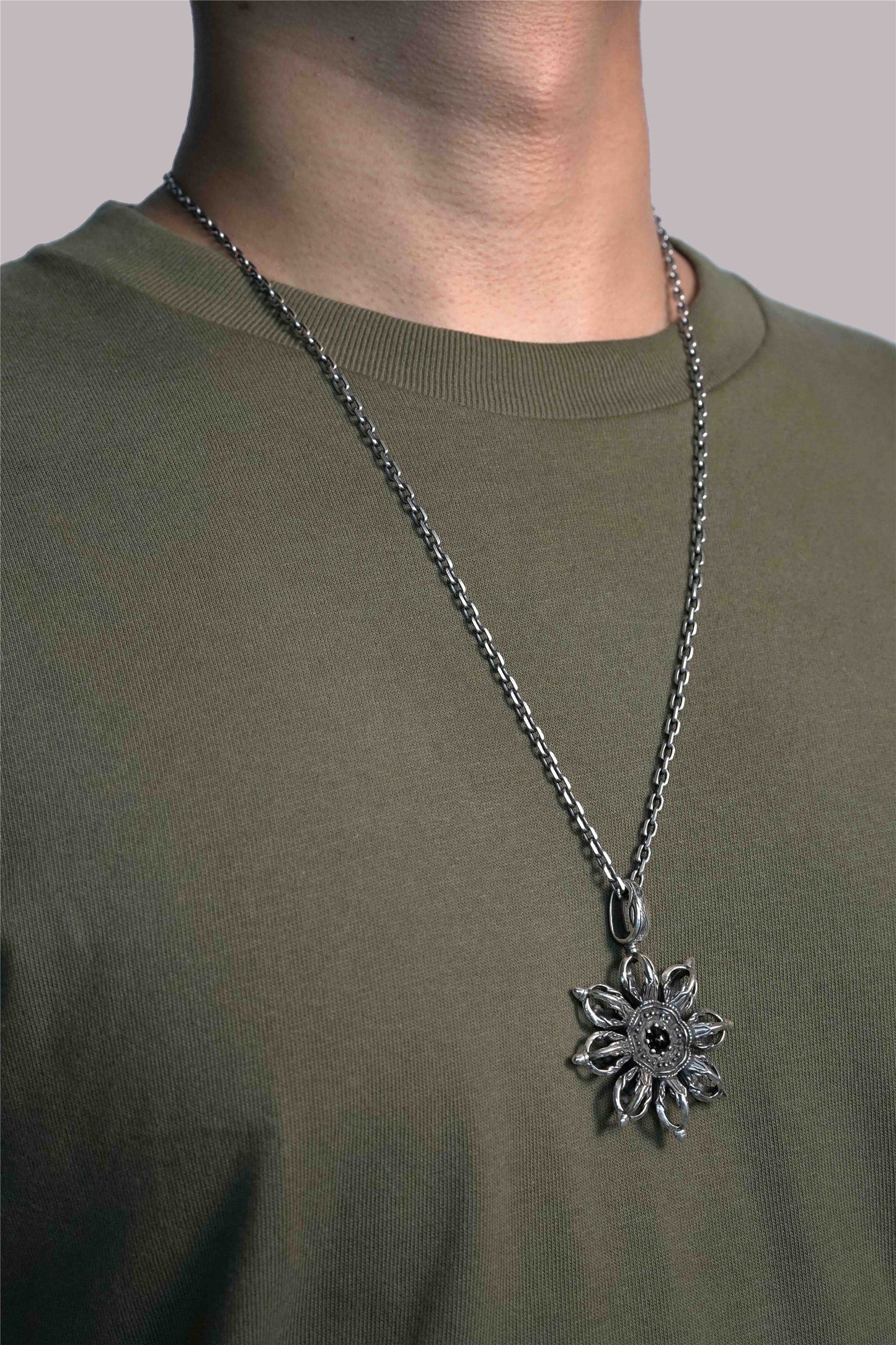 Retro Silver Stone Flower Pendant