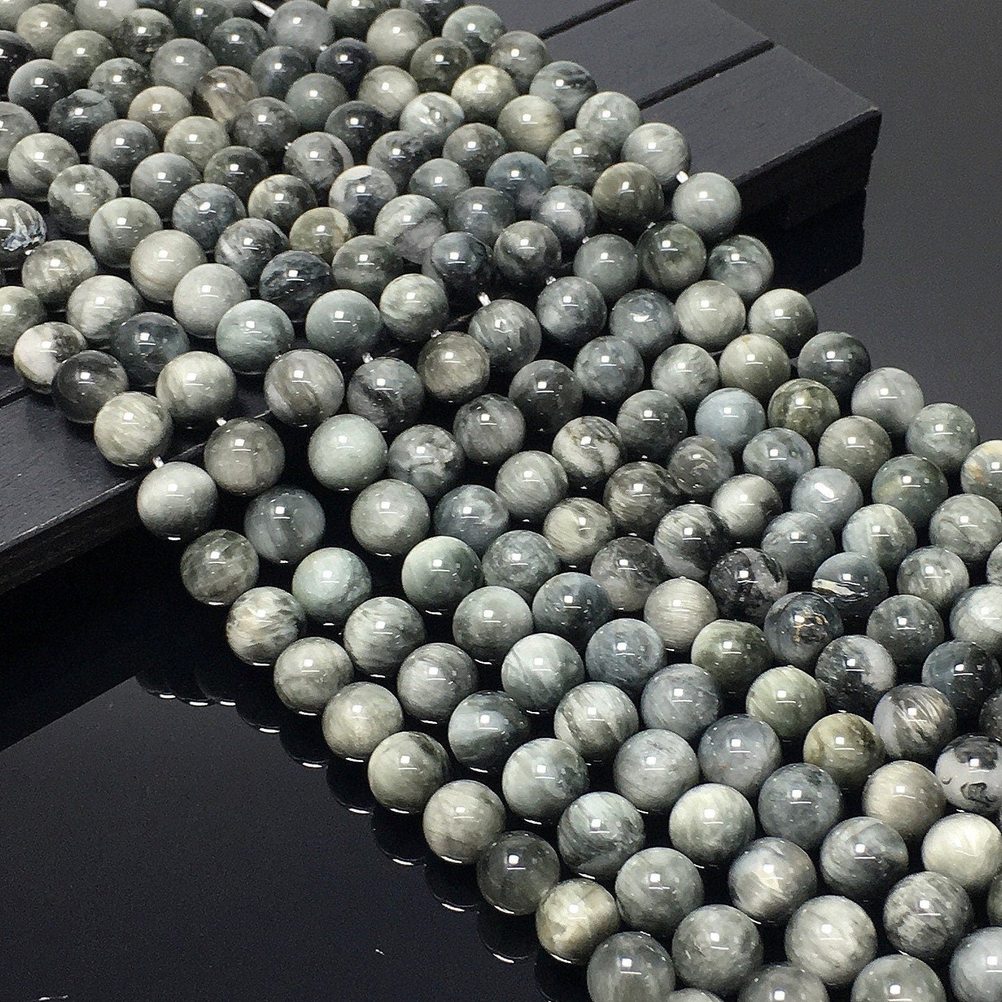 Natural Gray Eagle Eye Round Beads