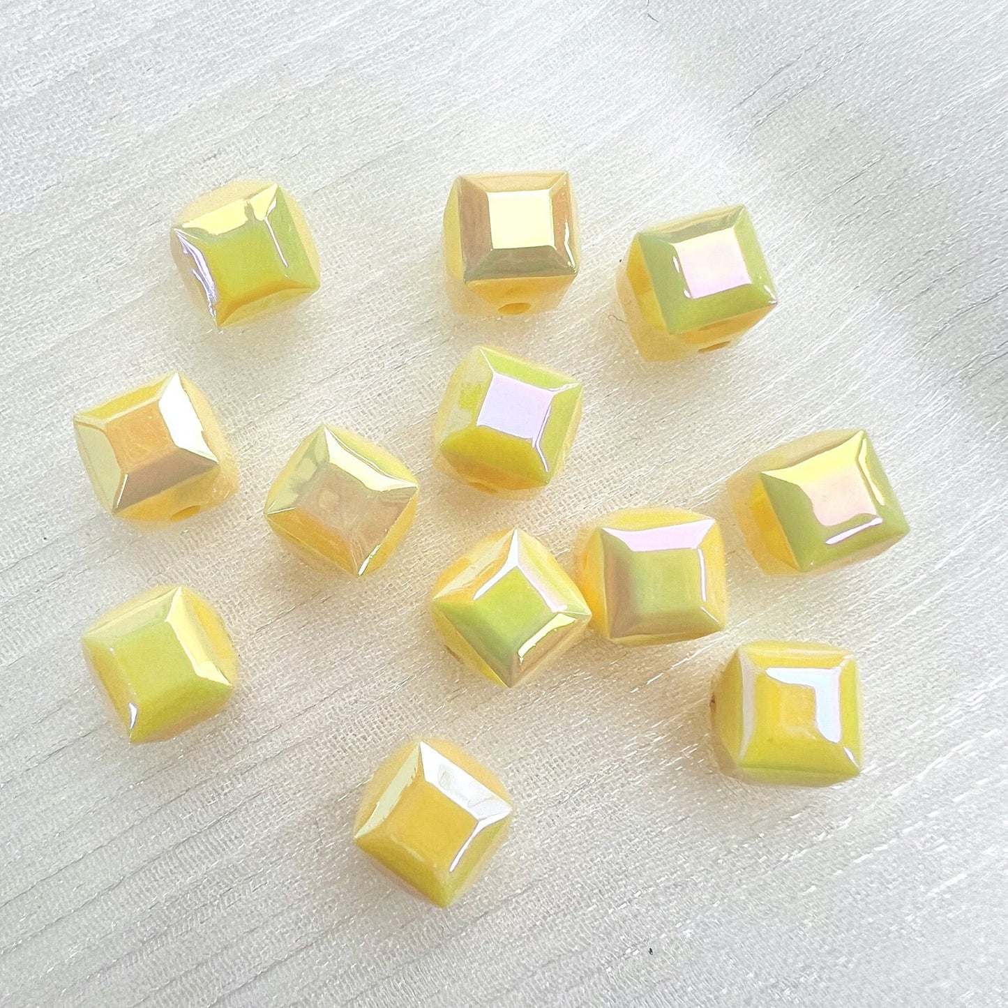 60pcs Transparent Acrylic Cube Beads