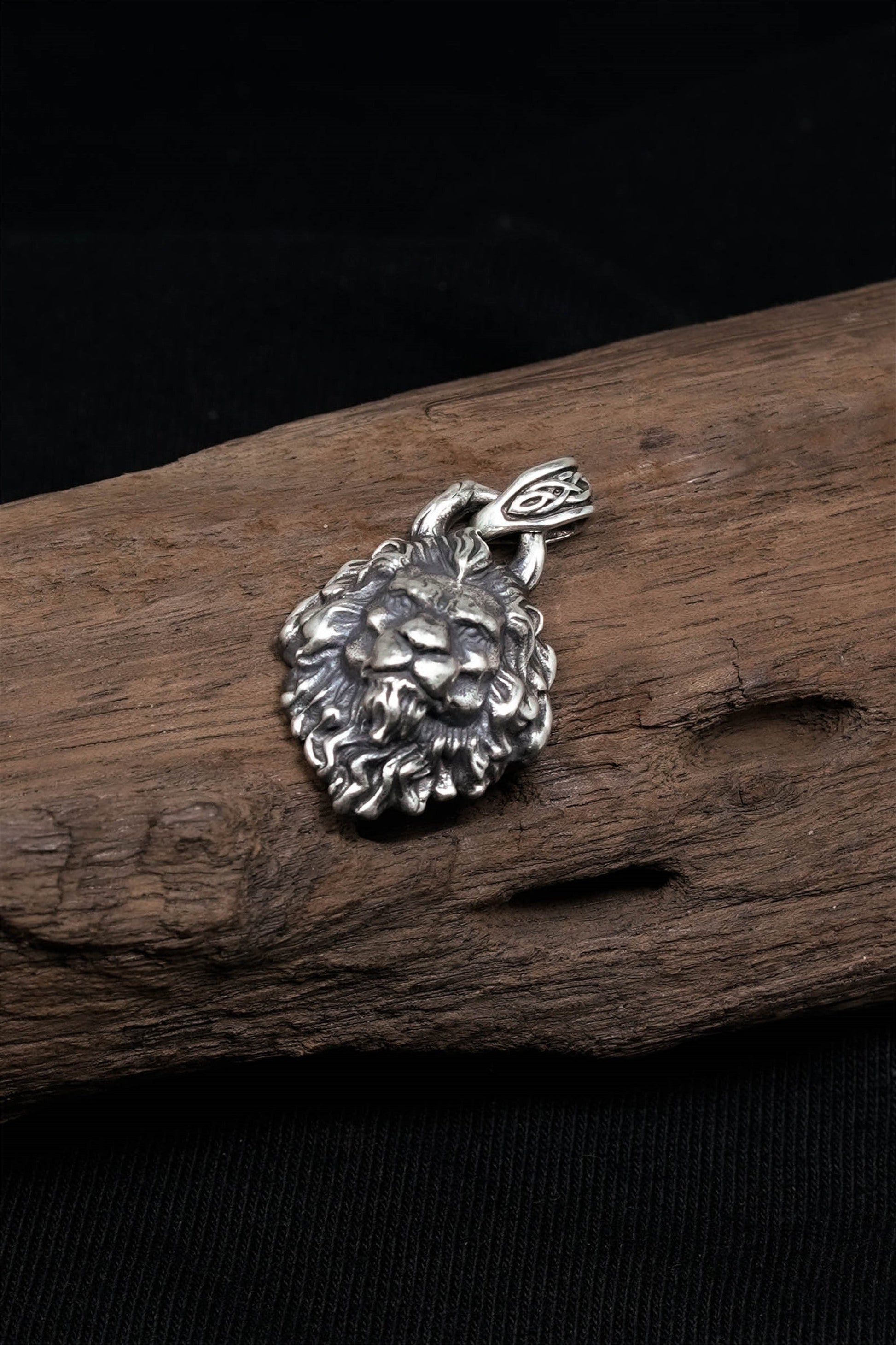 Antique Silver Lion Head Pendant